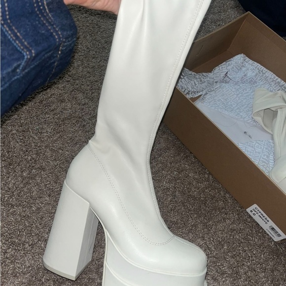Off-White Cream Platform Boots - Picture 1 of 3